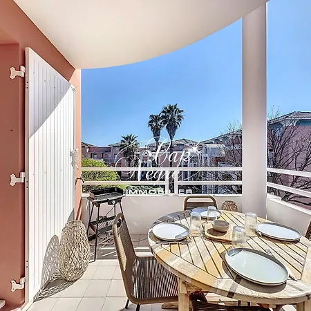 Classe 3 Etoiles Avec Terrasse A 150 M De Cavaliere - Apartmán